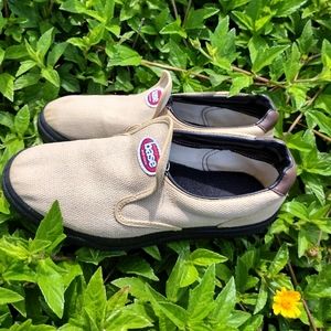 Advan slip on size 8